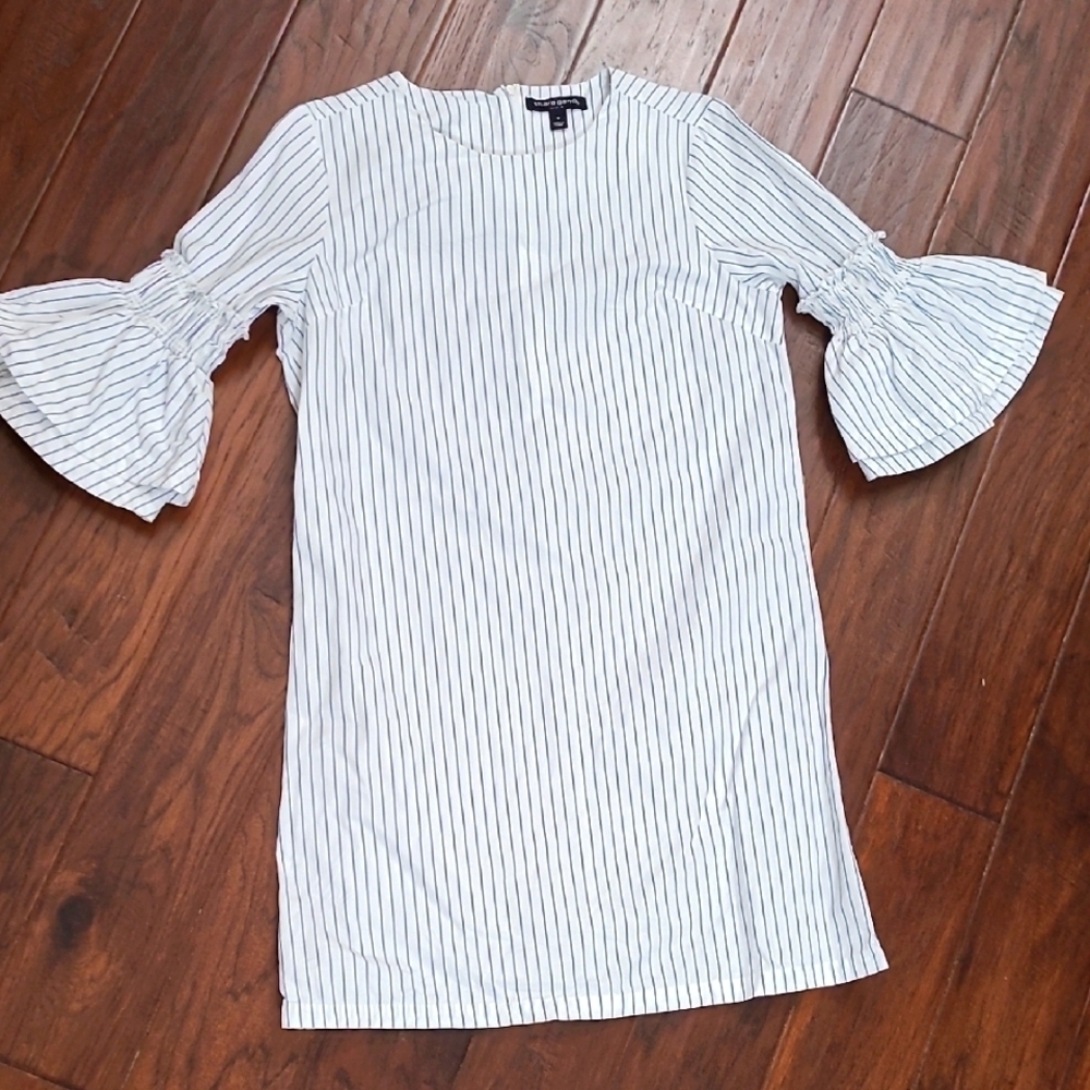 Sharagano Blue and White Striped Dress with Ruffled Sleeves size Medium